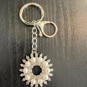 Silver faux pearl bag charm/keychain